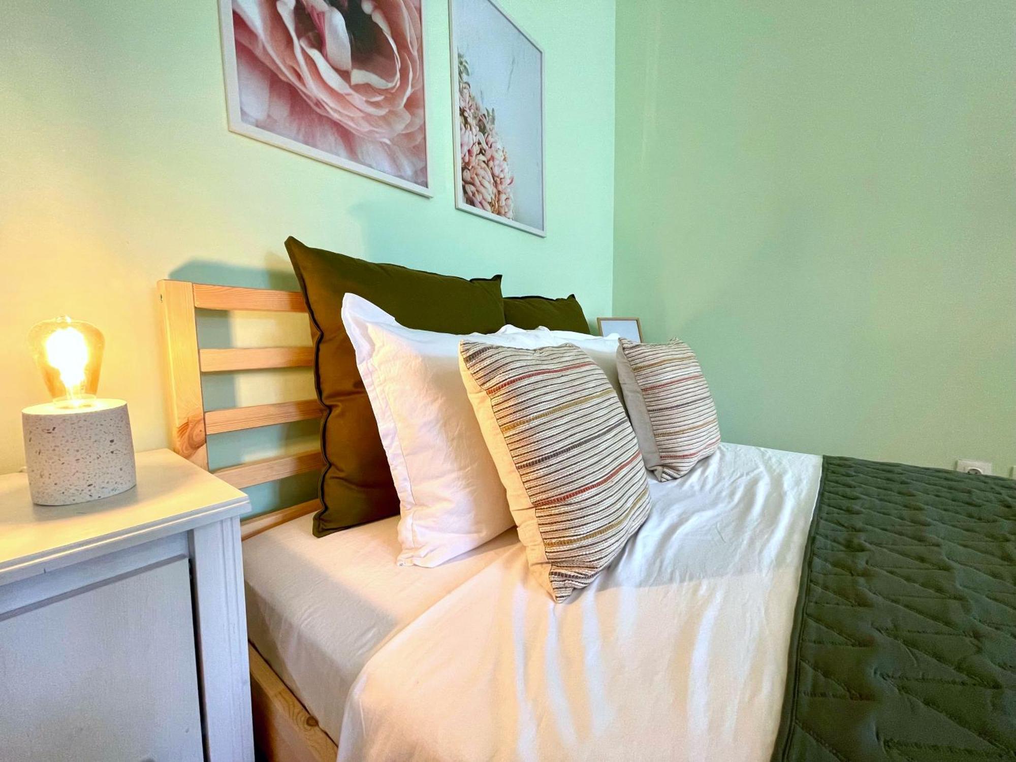 Bohemian Bright & Calm 2Br - Top Center - Private Balcony Sofia Luaran gambar