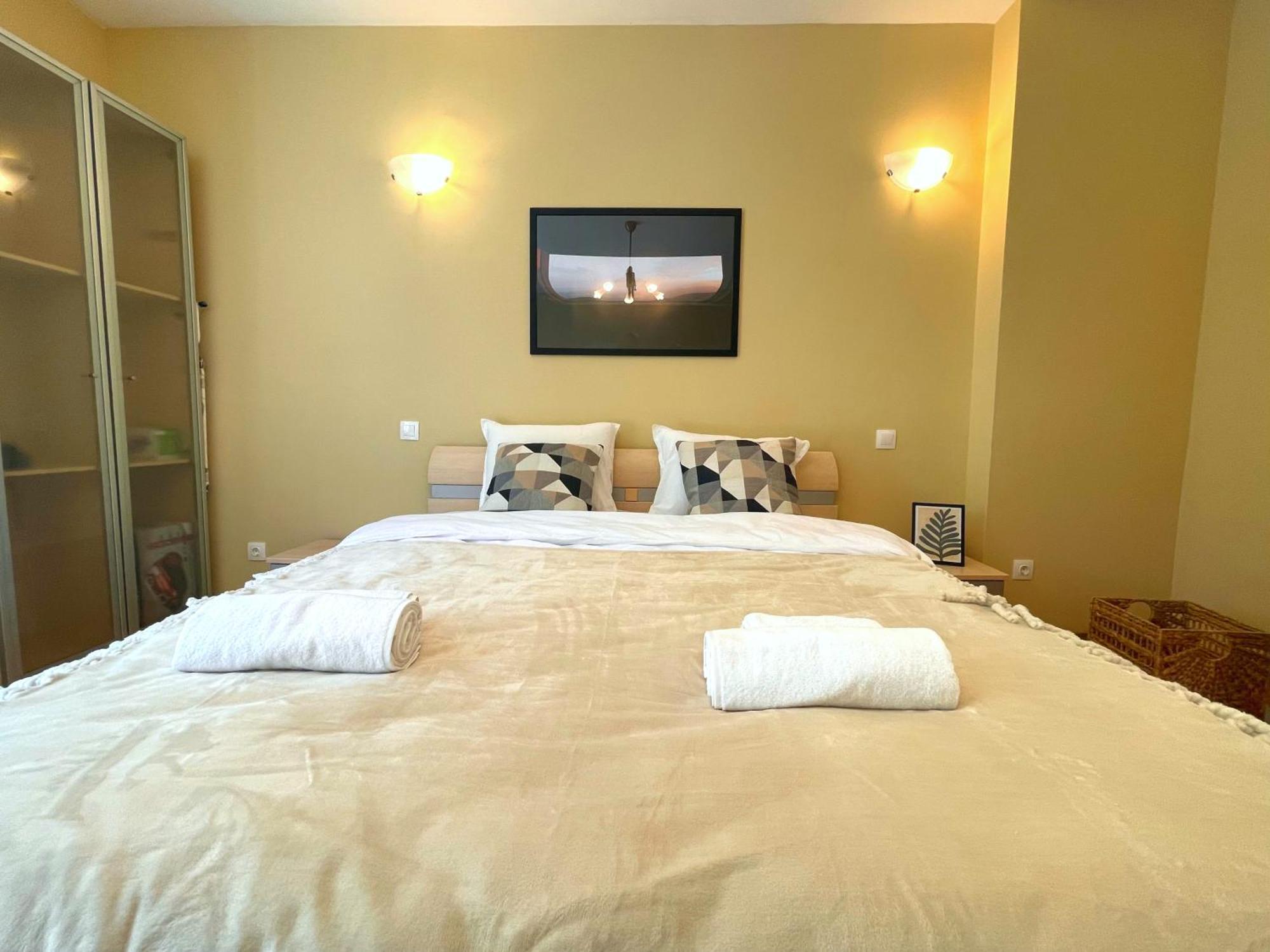 Bohemian Bright & Calm 2Br - Top Center - Private Balcony Sofia Luaran gambar