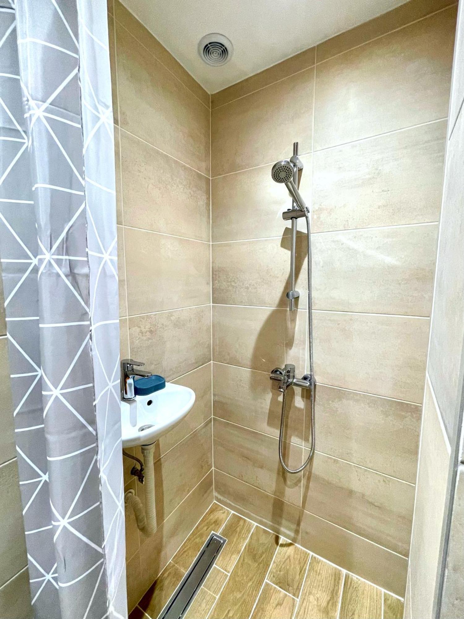 Bohemian Bright & Calm 2Br - Top Center - Private Balcony Sofia Luaran gambar