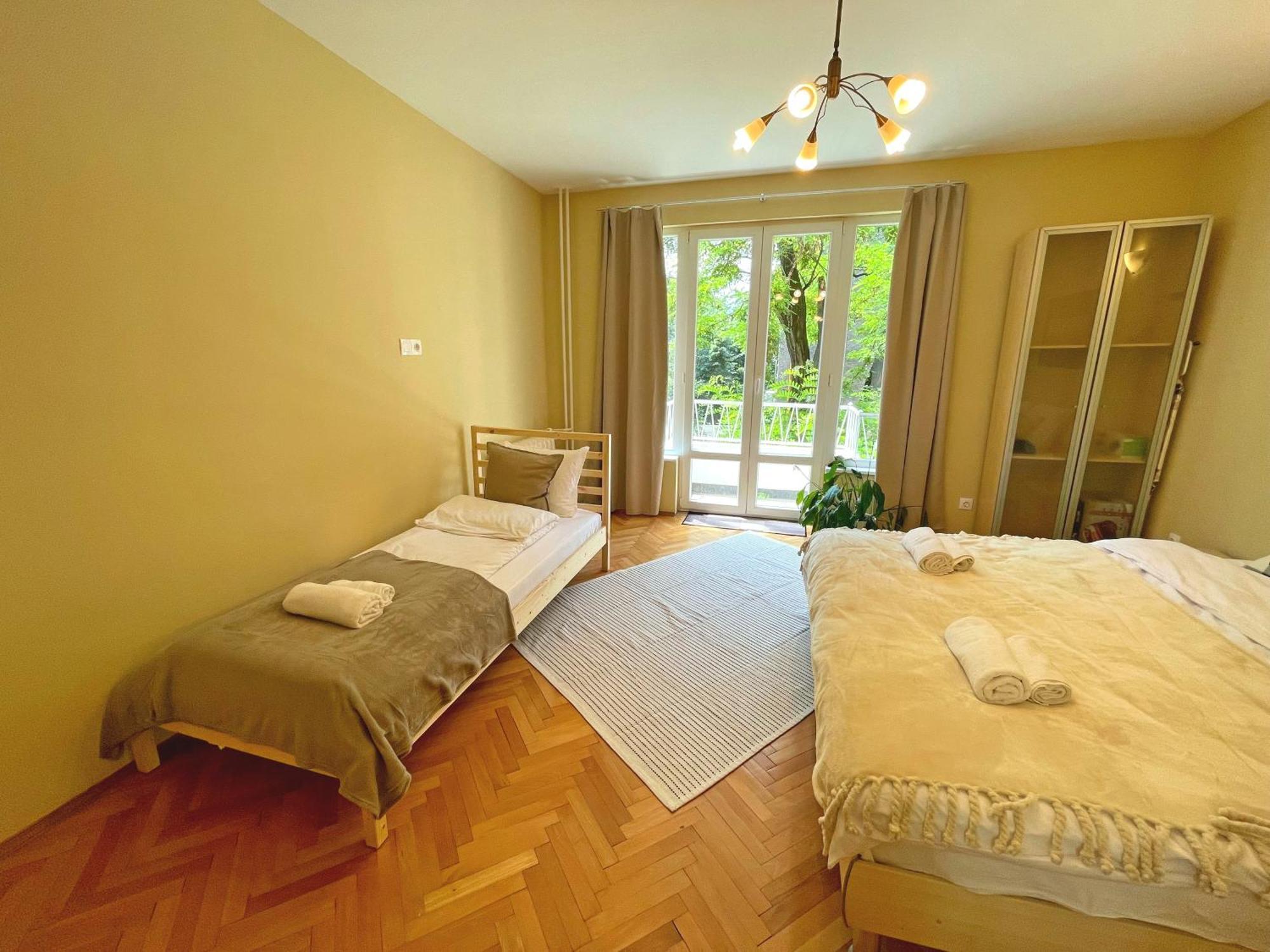 Bohemian Bright & Calm 2Br - Top Center - Private Balcony Sofia Luaran gambar