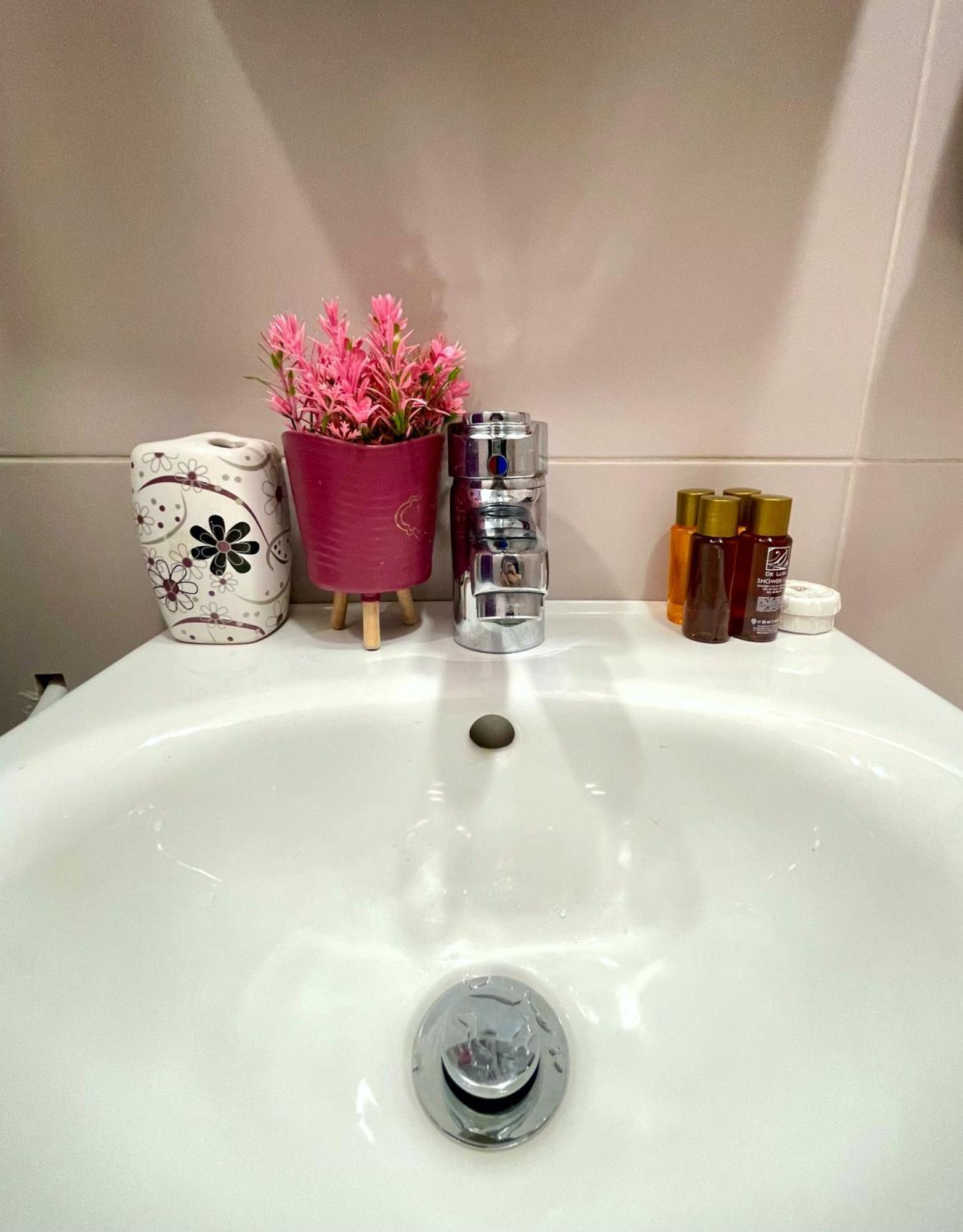 Bohemian Bright & Calm 2Br - Top Center - Private Balcony Sofia Luaran gambar