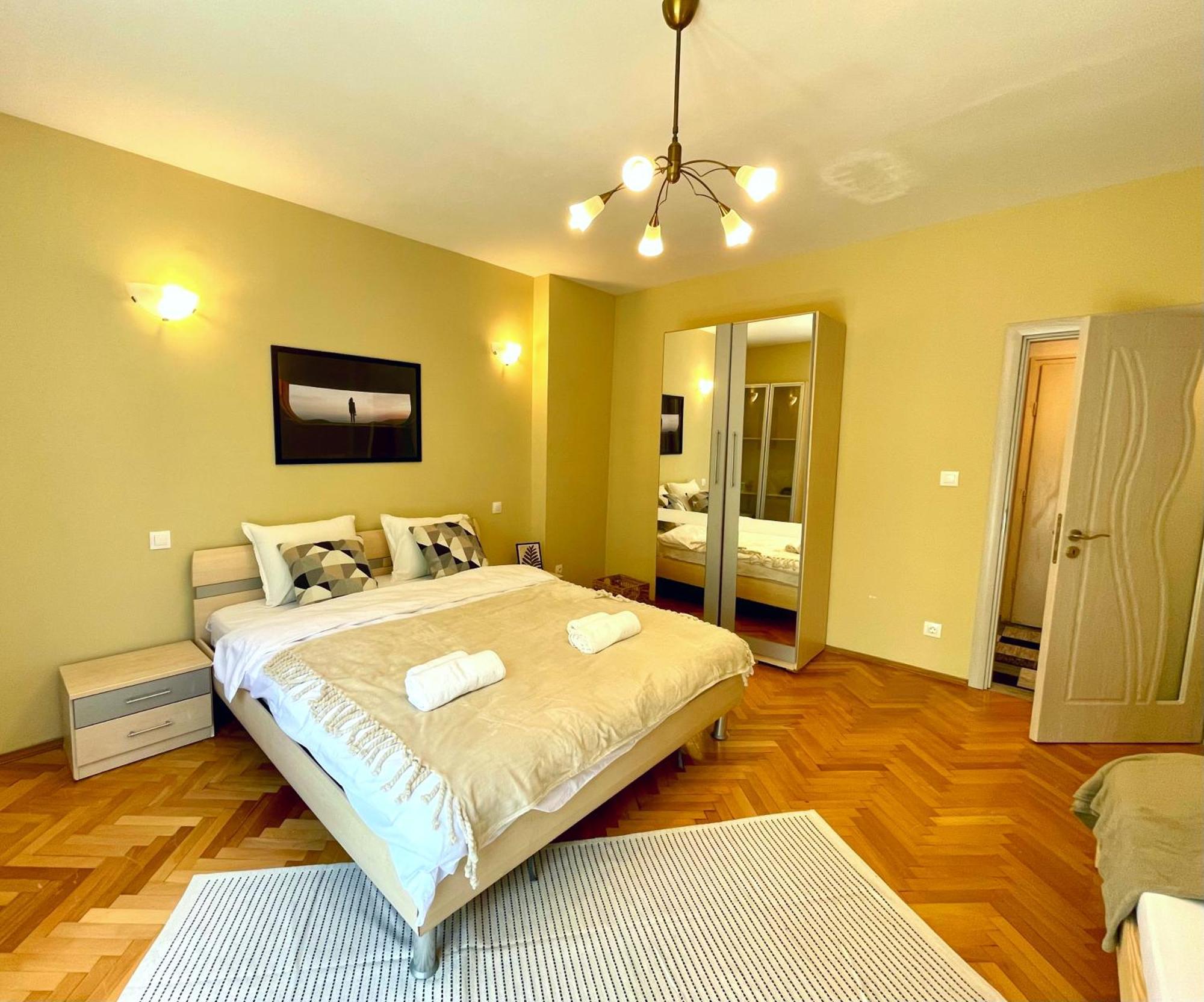 Bohemian Bright & Calm 2Br - Top Center - Private Balcony Sofia Luaran gambar