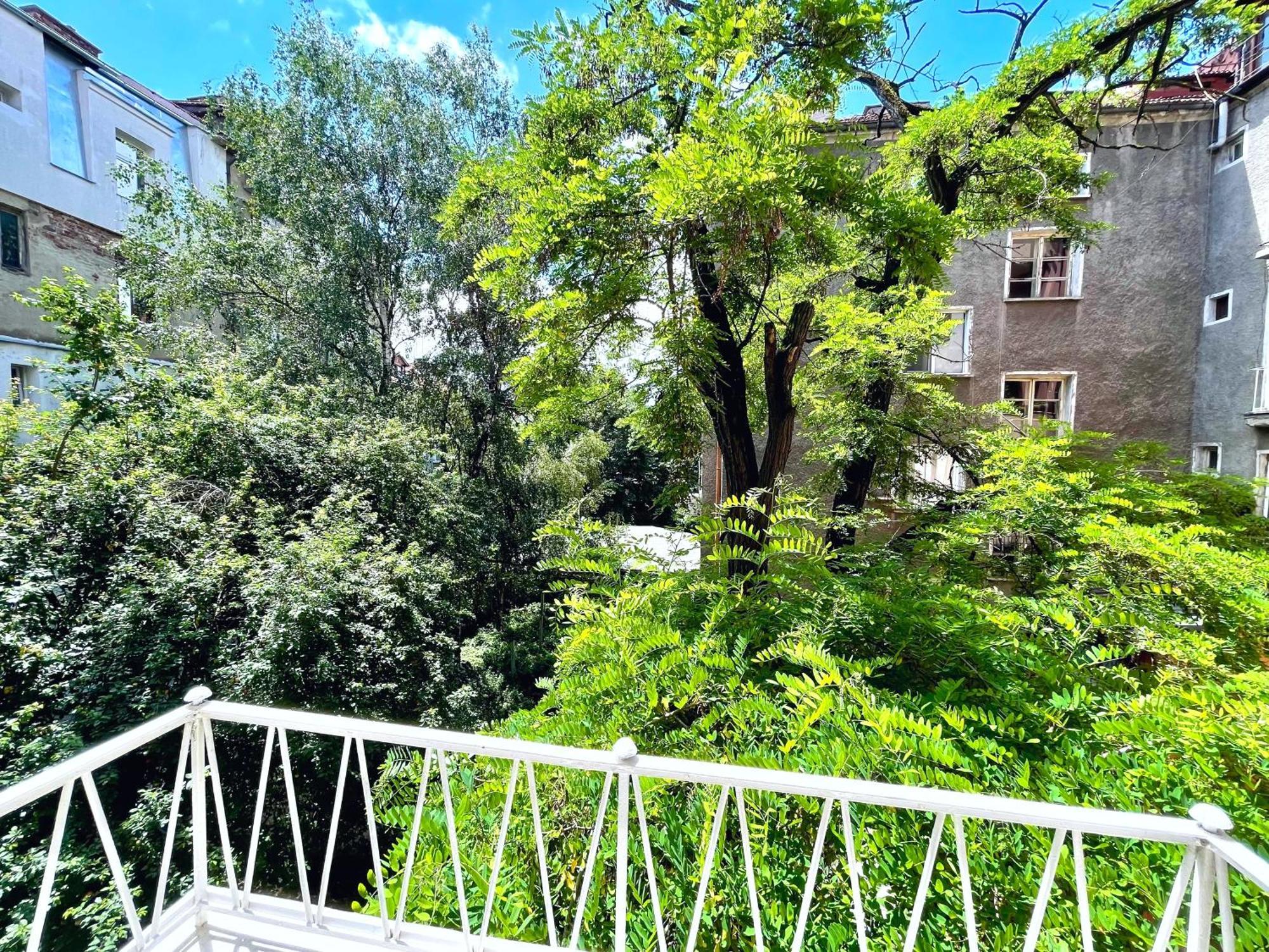 Bohemian Bright & Calm 2Br - Top Center - Private Balcony Sofia Luaran gambar